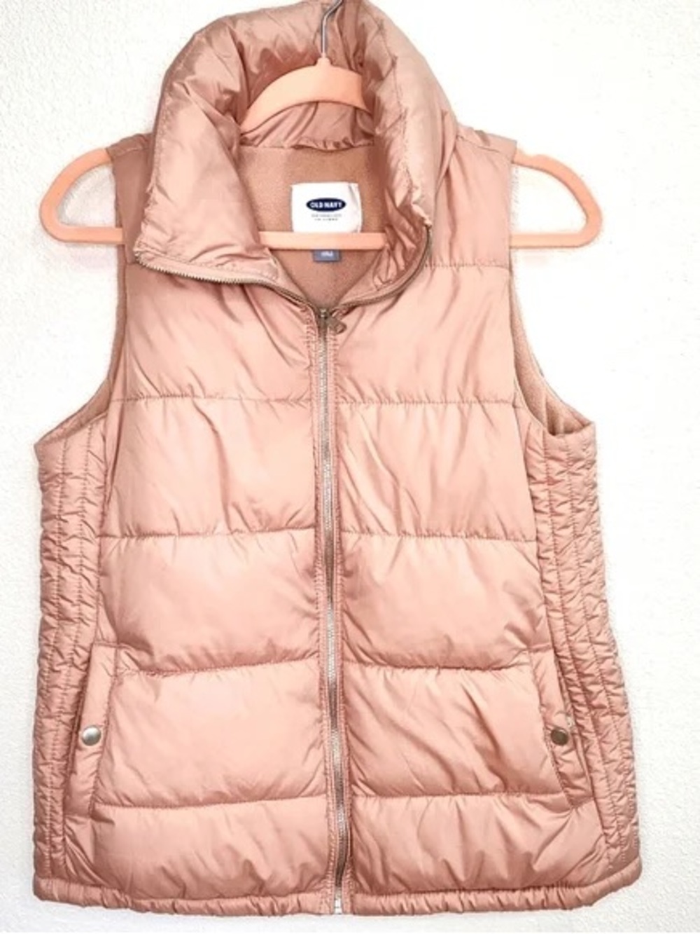 Old Navy Quilted Sleeveless Puffer Vest in Blush